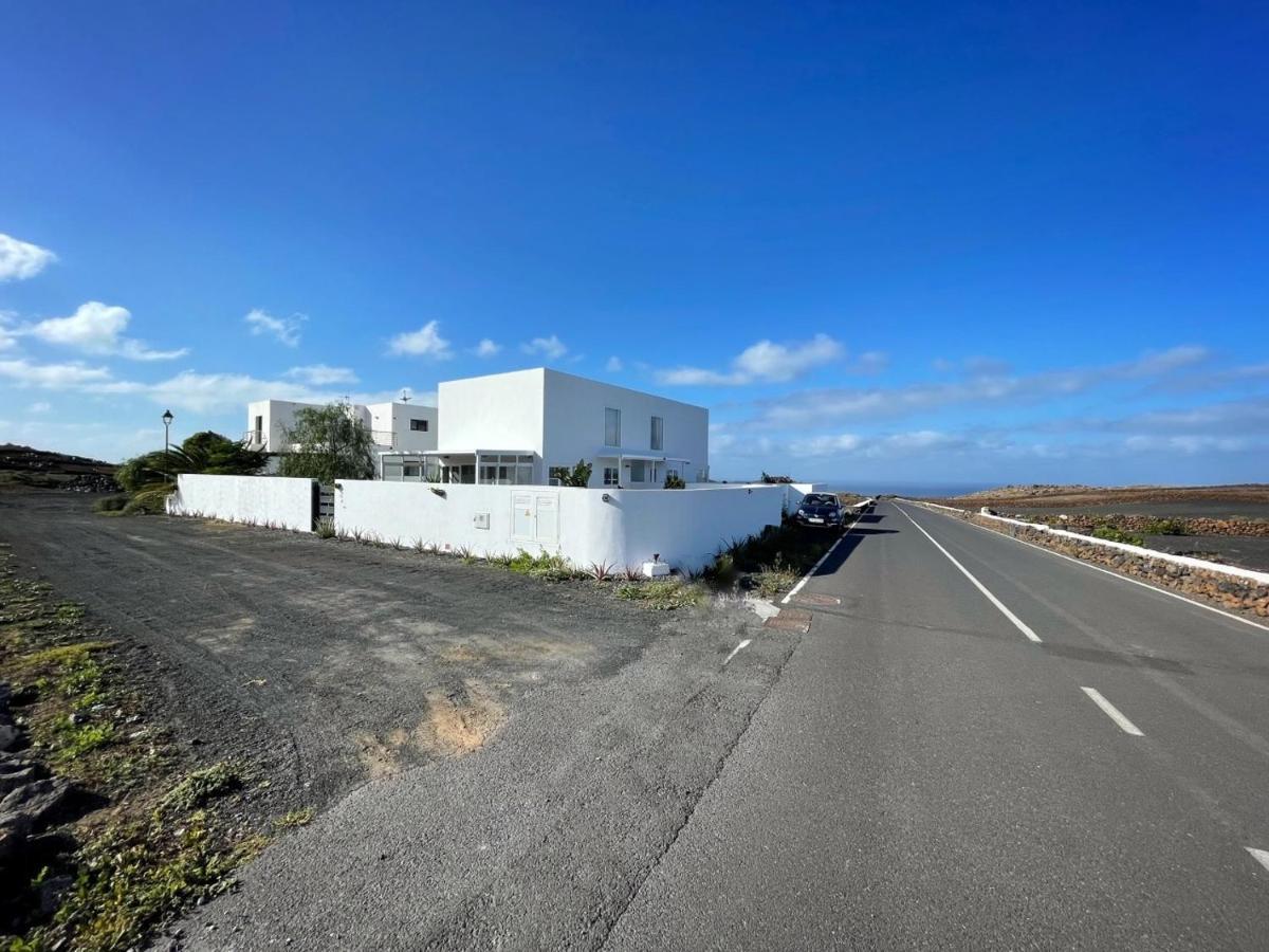 Azur Arts Lanzarote Lofts Apartment Tinajo Bagian luar foto
